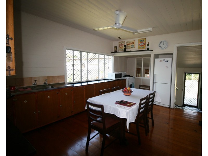 15 Laack Street, Kepnock QLD 4670