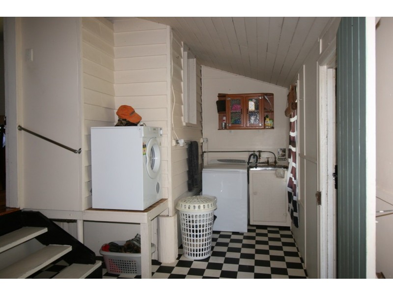 15 Laack Street, Kepnock QLD 4670