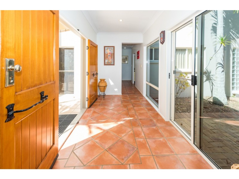 207 Sylvan Drive, Moore Park Beach QLD 4670