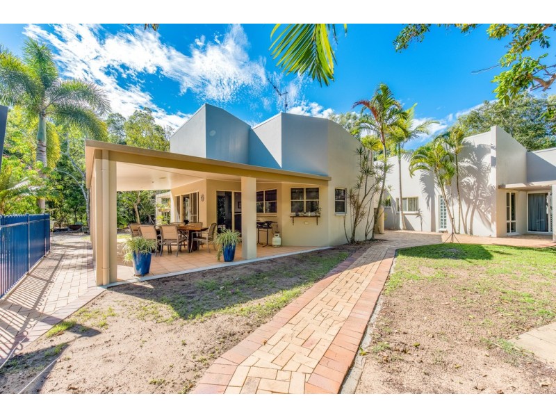 207 Sylvan Drive, Moore Park Beach QLD 4670