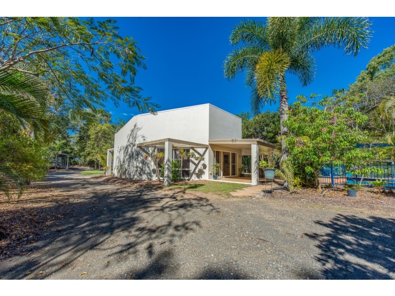 207 Sylvan Drive, Moore Park Beach QLD 4670