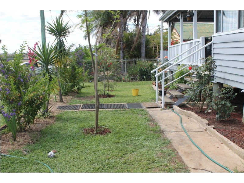 11 Main Street, Cloyna QLD 4605
