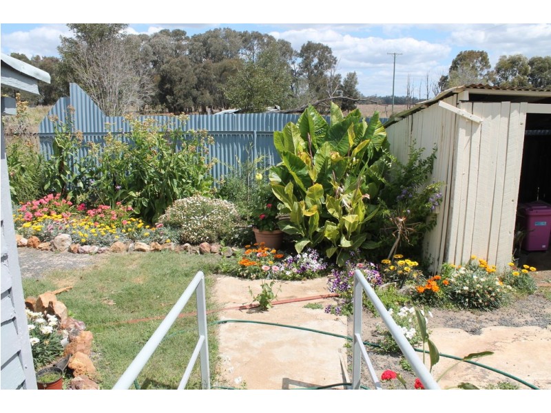 11 Main Street, Cloyna QLD 4605