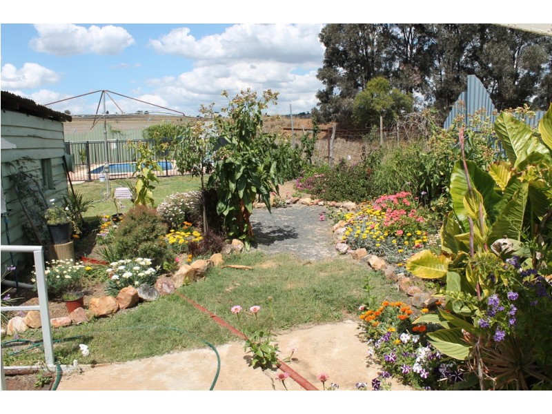 11 Main Street, Cloyna QLD 4605