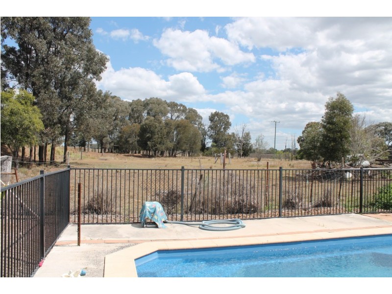 11 Main Street, Cloyna QLD 4605