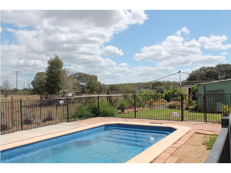 11 Main Street, Cloyna QLD 4605