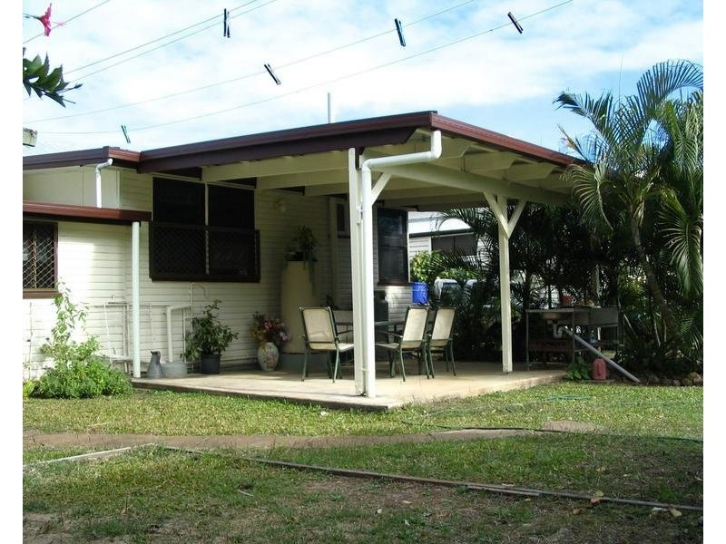 44 Elliott Street, Gin Gin QLD 4671