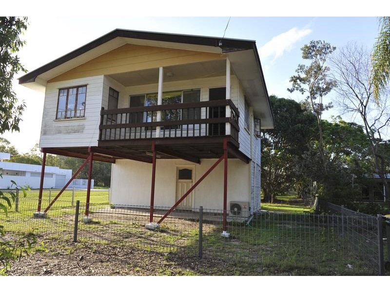 49 McIntosh Avenue, Elliott Heads QLD 4670