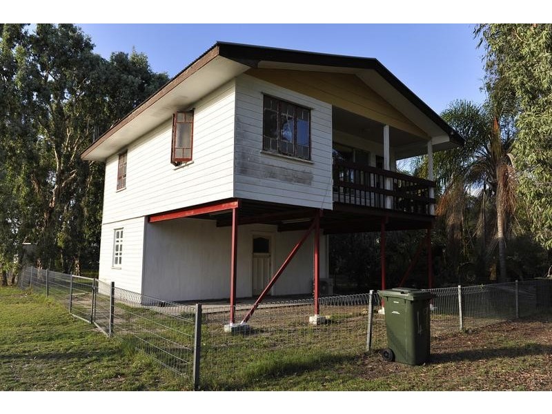 49 McIntosh Avenue, Elliott Heads QLD 4670