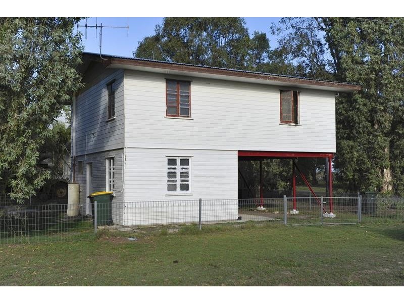 49 McIntosh Avenue, Elliott Heads QLD 4670
