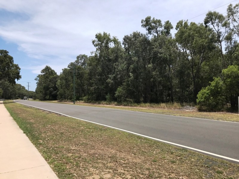 21 Sylvan Drive, Moore Park Beach QLD 4670