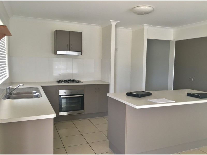 8 Cycad Close, Moore Park Beach QLD 4670