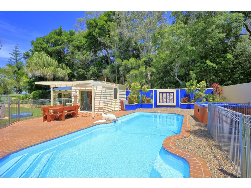 250 Sylvan Drive, Moore Park Beach QLD 4670