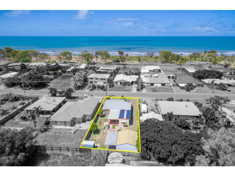 19 Palm Court, Moore Park Beach QLD 4670