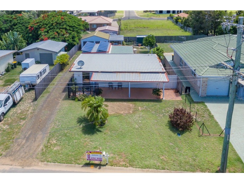 19 Palm Court, Moore Park Beach QLD 4670