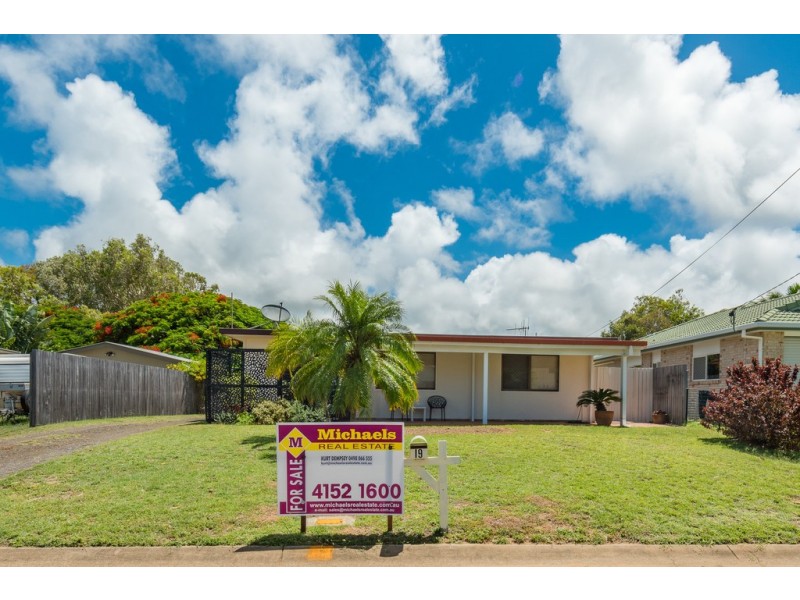 19 Palm Court, Moore Park Beach QLD 4670