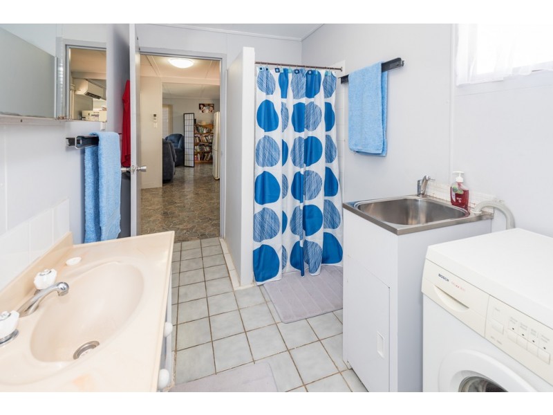 19 Palm Court, Moore Park Beach QLD 4670