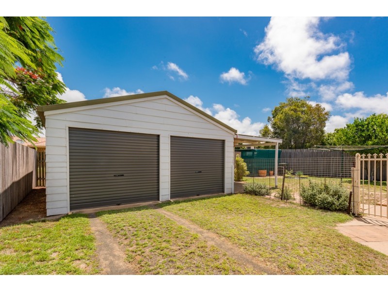 19 Palm Court, Moore Park Beach QLD 4670