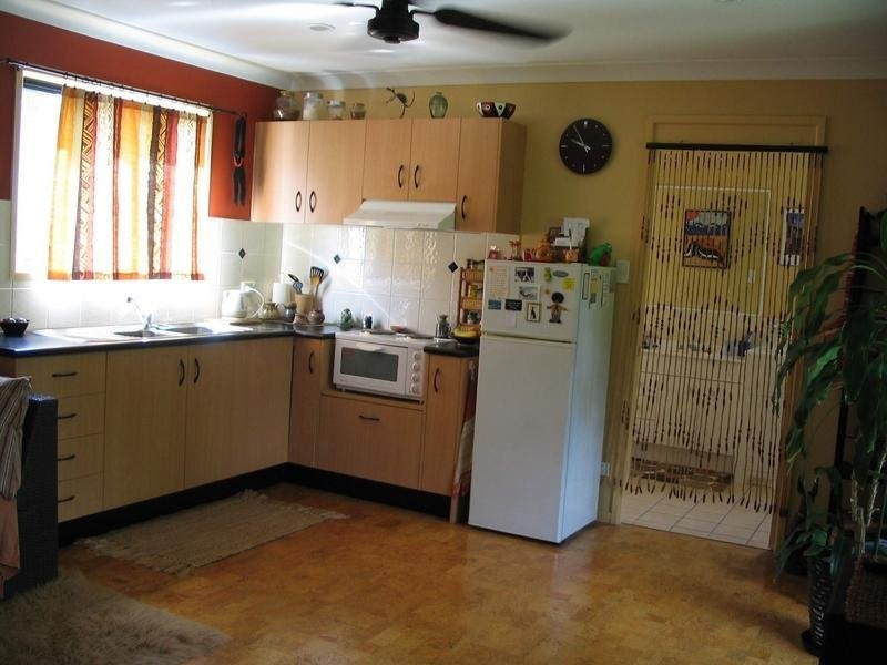 50A Old Gin Gin Road, Oakwood Caravan Park, Oakwood QLD 4670