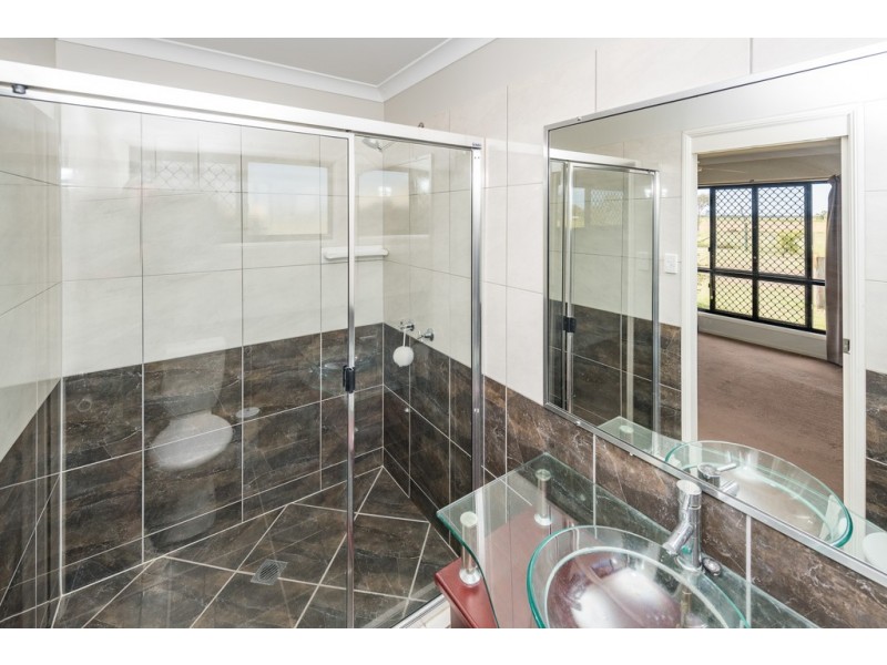 381 Three Chain Rd, Alloway QLD 4670