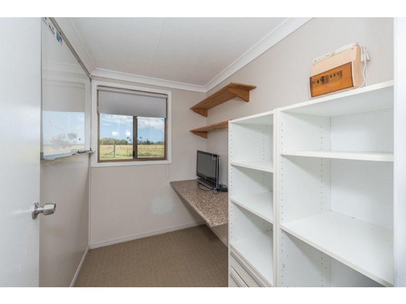 381 Three Chain Rd, Alloway QLD 4670