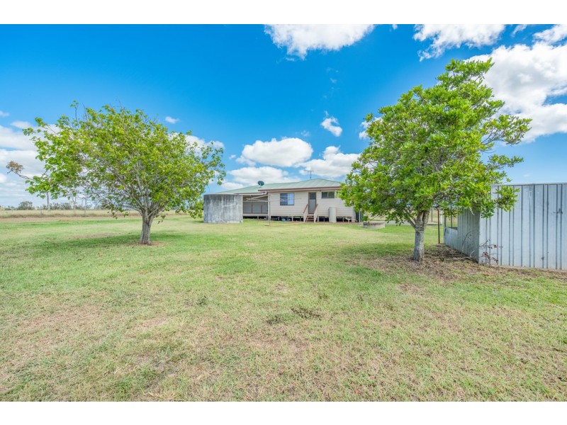 381 Three Chain Rd, Alloway QLD 4670