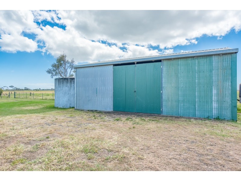 381 Three Chain Rd, Alloway QLD 4670