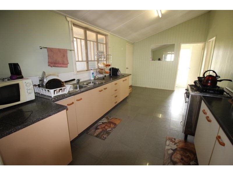 145 Woods Road West, Alloway QLD 4670