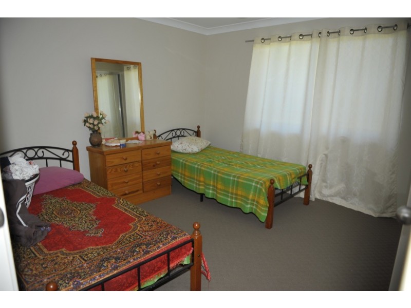 27 OLSEN STREET, Bundaberg East QLD 4670