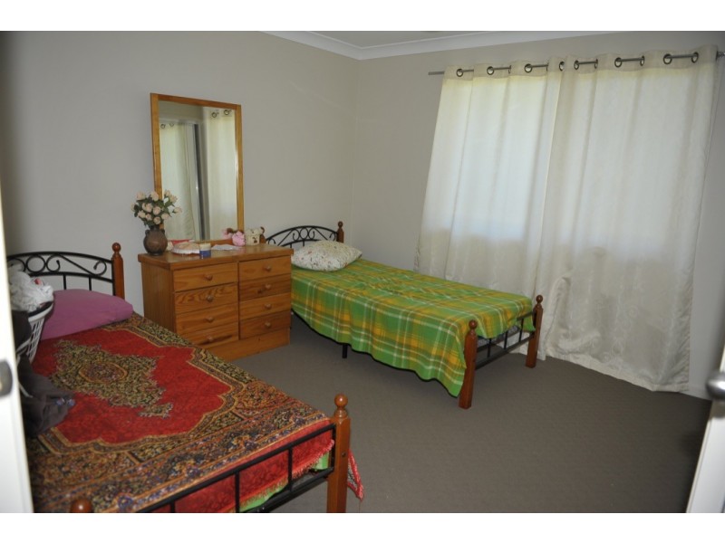 27 OLSEN STREET, Bundaberg East QLD 4670