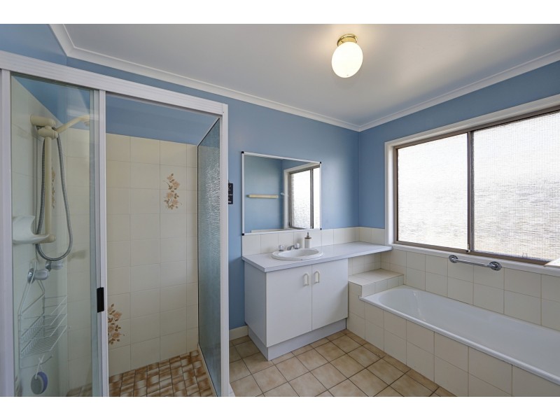4 Lorikeet Avenue, Woodgate QLD 4660