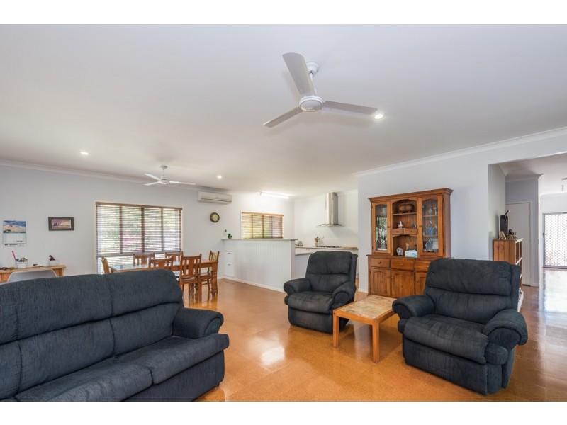 127 Malvern Drive, Moore Park Beach QLD 4670