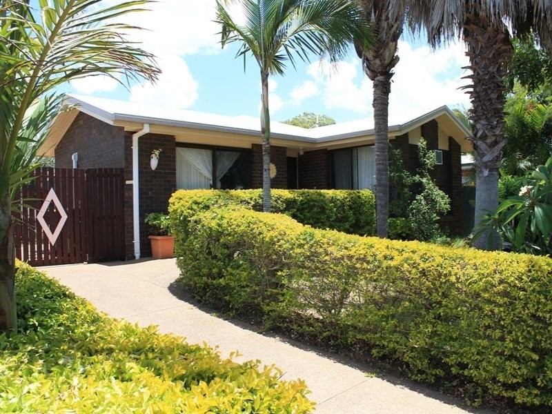 9 Palm Crt, Moore Park Beach QLD 4670