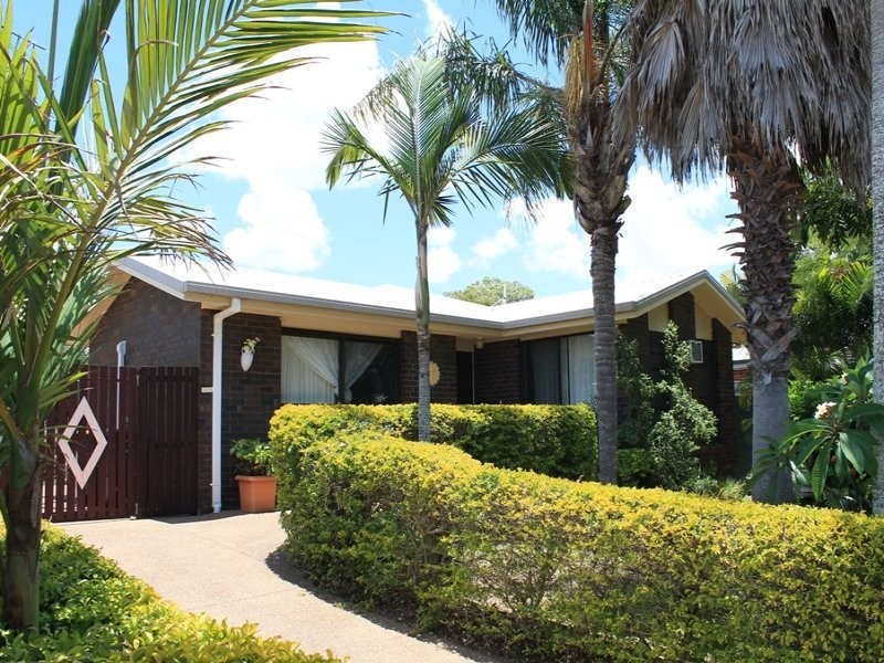 9 Palm Crt, Moore Park Beach QLD 4670
