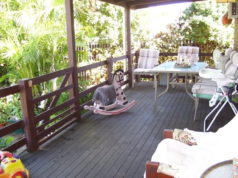 9 Palm Crt, Moore Park Beach QLD 4670