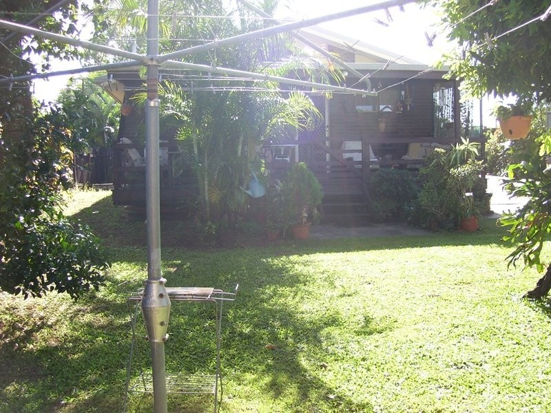 9 Palm Crt, Moore Park Beach QLD 4670