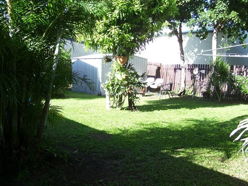 9 Palm Crt, Moore Park Beach QLD 4670