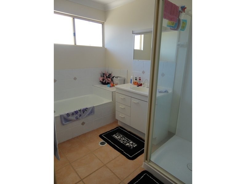 40 Island View Drive, Winfield QLD 4670