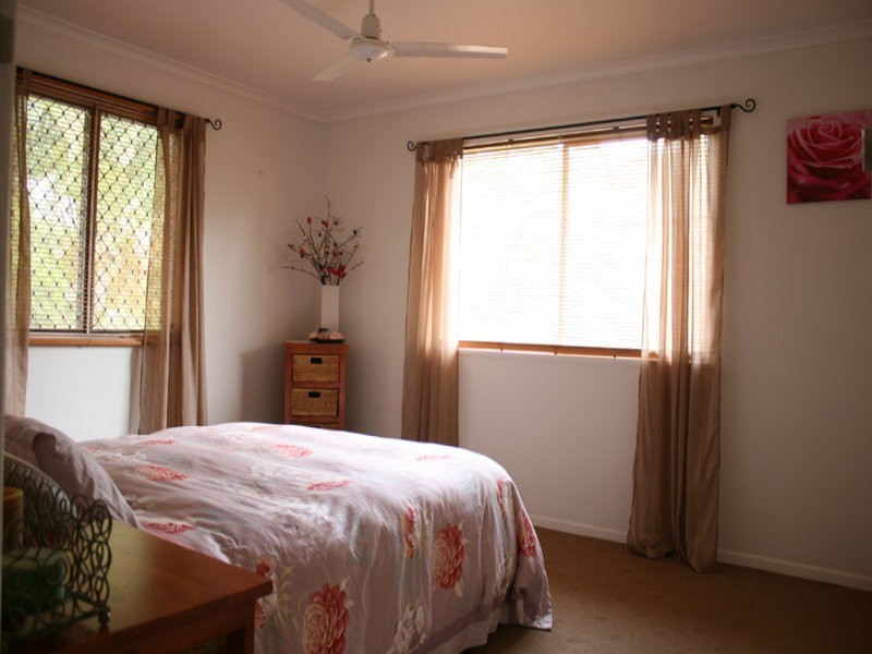 19 Samuels Rd, Branyan QLD 4670