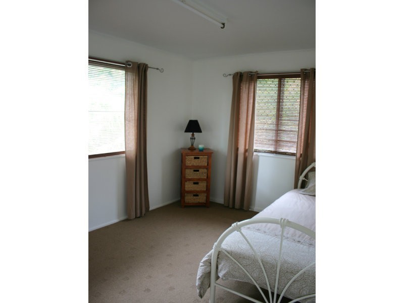 19 Samuels Rd, Branyan QLD 4670