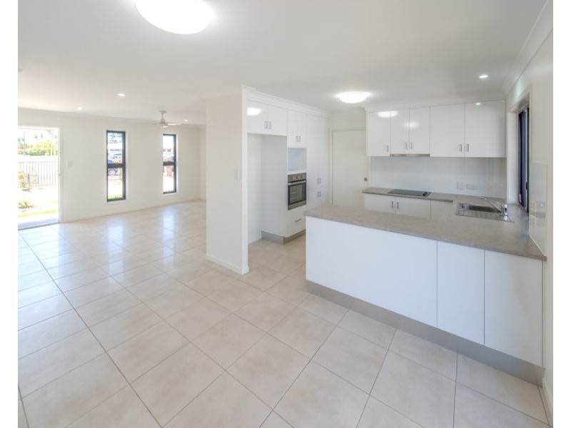 2/191 Barolin Street, Avenell Heights QLD 4670