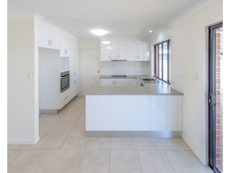 2/191 Barolin Street, Avenell Heights QLD 4670