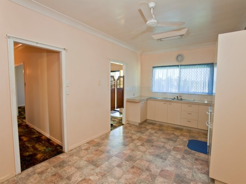 2246 Gin Gin Road, South Kolan QLD 4670