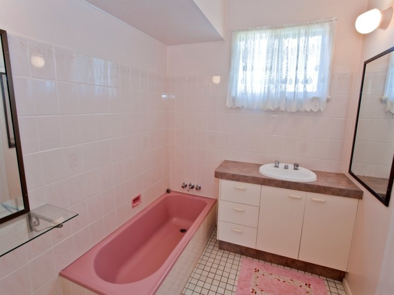 2246 Gin Gin Road, South Kolan QLD 4670