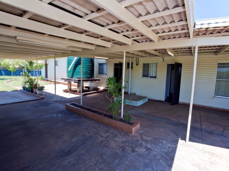2246 Gin Gin Road, South Kolan QLD 4670