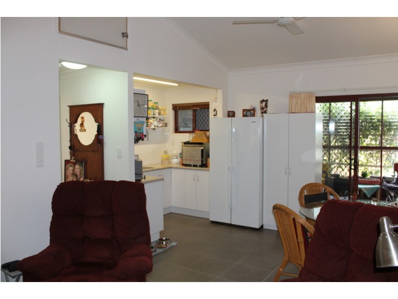 7 Evans Street, Mount Perry QLD 4671