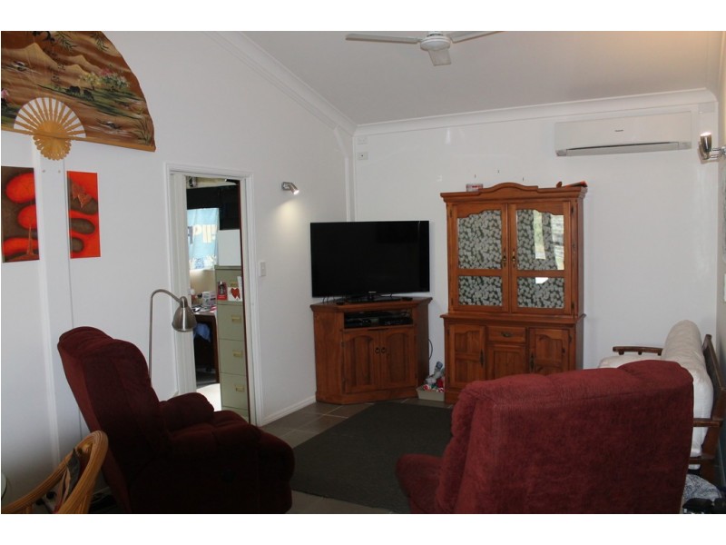 7 Evans Street, Mount Perry QLD 4671