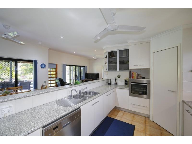 7 Sea Eagle Close, Moore Park Beach QLD 4670