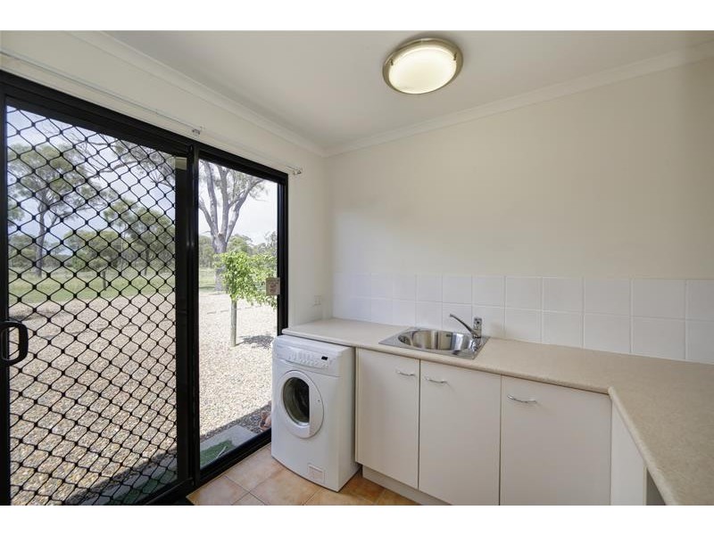 7 Sea Eagle Close, Moore Park Beach QLD 4670