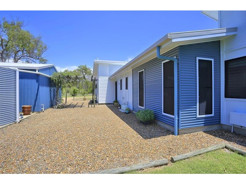 7 Sea Eagle Close, Moore Park Beach QLD 4670